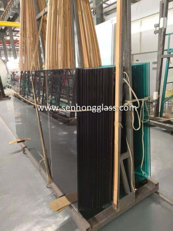laminated glass in production 3